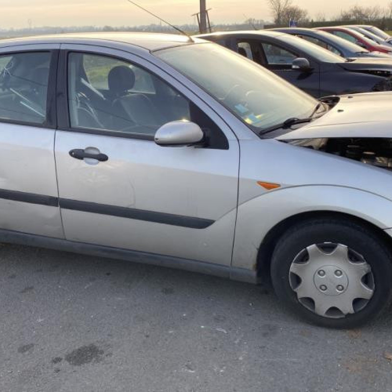 Pare choc avant FORD FOCUS 1 Photo n°13