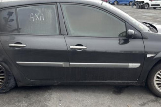 Pare choc avant RENAULT MEGANE 2