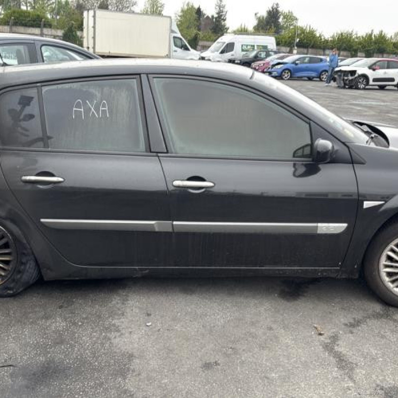Pare choc avant RENAULT MEGANE 2 Photo n°13