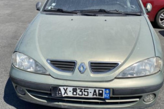Pare choc avant RENAULT MEGANE 1