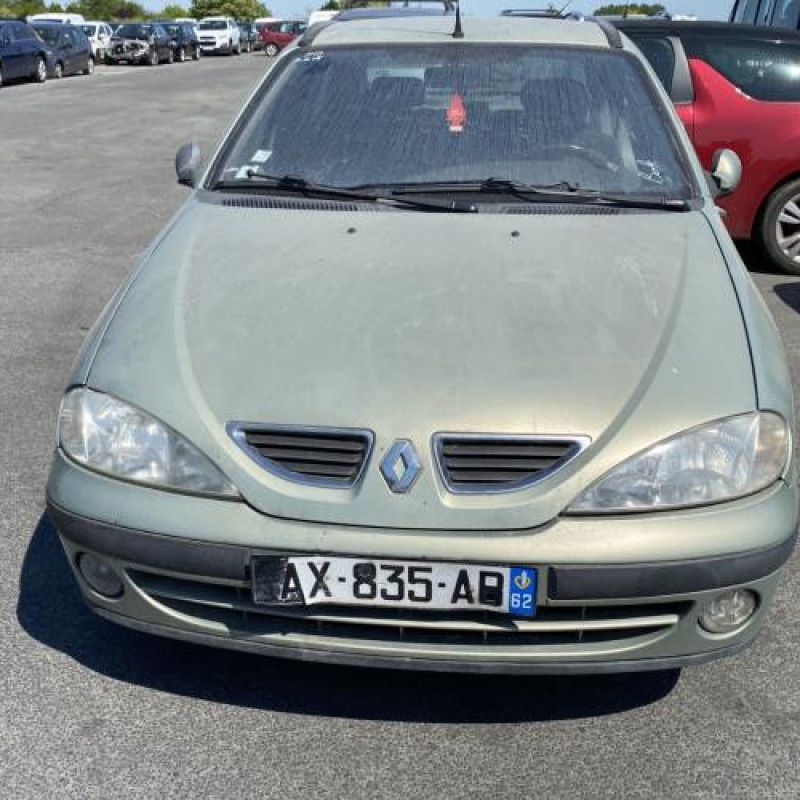 Pare choc avant RENAULT MEGANE 1 Photo n°14