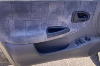 Pare choc avant RENAULT MEGANE 1
