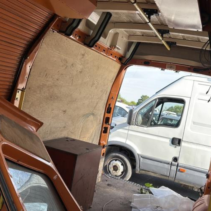 Bouchon de carburant RENAULT MASTER 3 Photo n°17