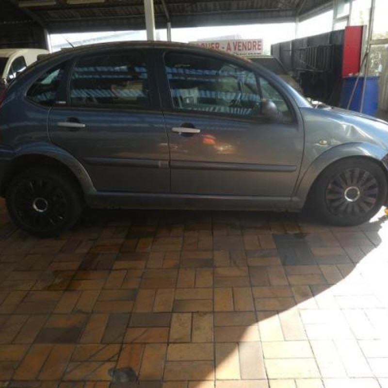 Pare choc arriere CITROEN C3 1 Photo n°4