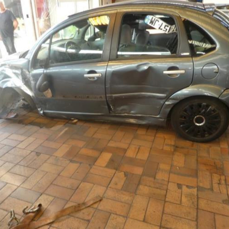Pare choc arriere CITROEN C3 1 Photo n°5
