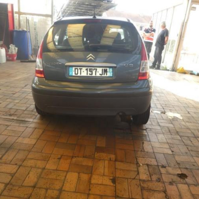 Pare choc arriere CITROEN C3 1 Photo n°8