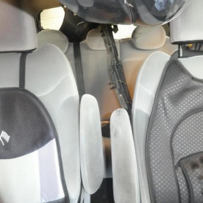 Pare choc arriere CITROEN C3 1 Photo n°11
