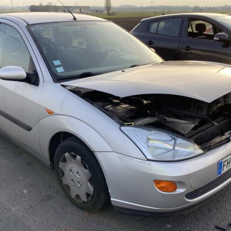 Vitre avant gauche FORD FOCUS 1 Photo n°6