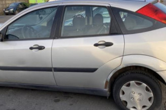 Vitre avant gauche FORD FOCUS 1
