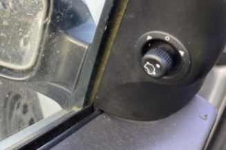 Vitre avant gauche FORD FOCUS 1