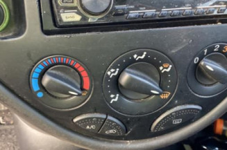 Vitre avant gauche FORD FOCUS 1