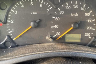 Vitre avant gauche FORD FOCUS 1