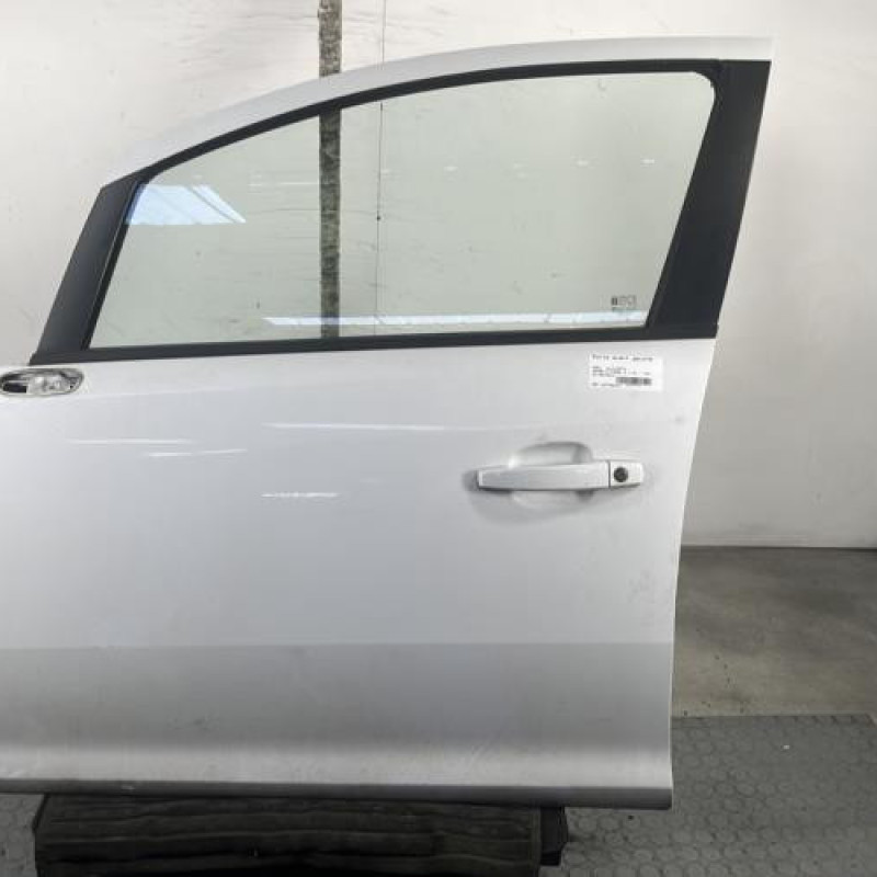 Porte avant gauche OPEL CORSA D Photo n°1