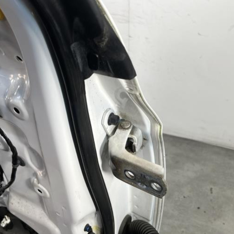 Porte avant gauche HYUNDAI I 20 1 Photo n°4