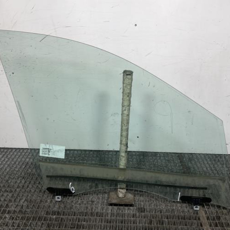 Vitre avant gauche RENAULT SCENIC 3 Photo n°4