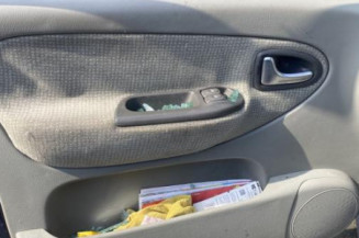 Aile avant droit RENAULT SCENIC 1