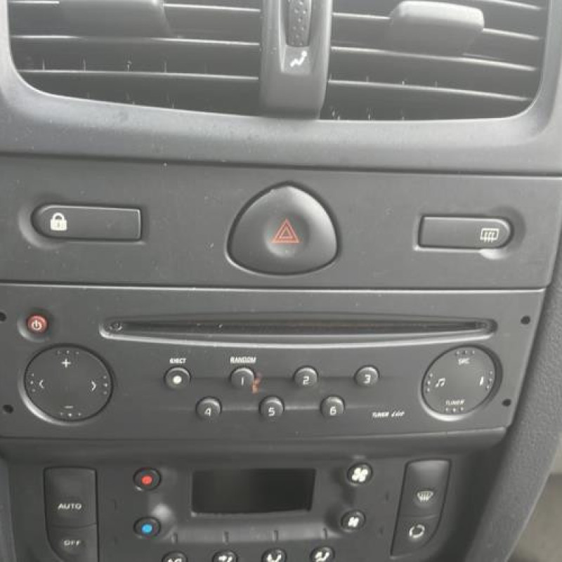 Aile avant droit RENAULT CLIO 2 Photo n°12