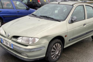 Repetiteur clignotant avant gauche (Feux) RENAULT MEGANE 1