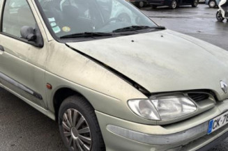 Repetiteur clignotant avant gauche (Feux) RENAULT MEGANE 1