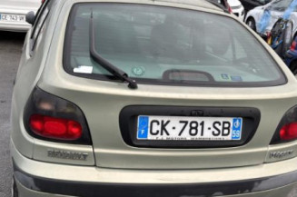 Repetiteur clignotant avant gauche (Feux) RENAULT MEGANE 1