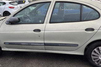 Repetiteur clignotant avant gauche (Feux) RENAULT MEGANE 1