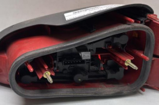 Feu arriere principal gauche (feux) PEUGEOT 106