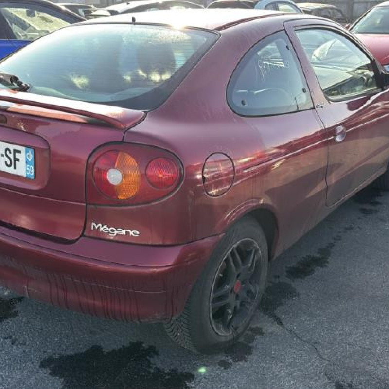 Capot RENAULT MEGANE 1 Photo n°12