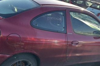 Capot RENAULT MEGANE 1