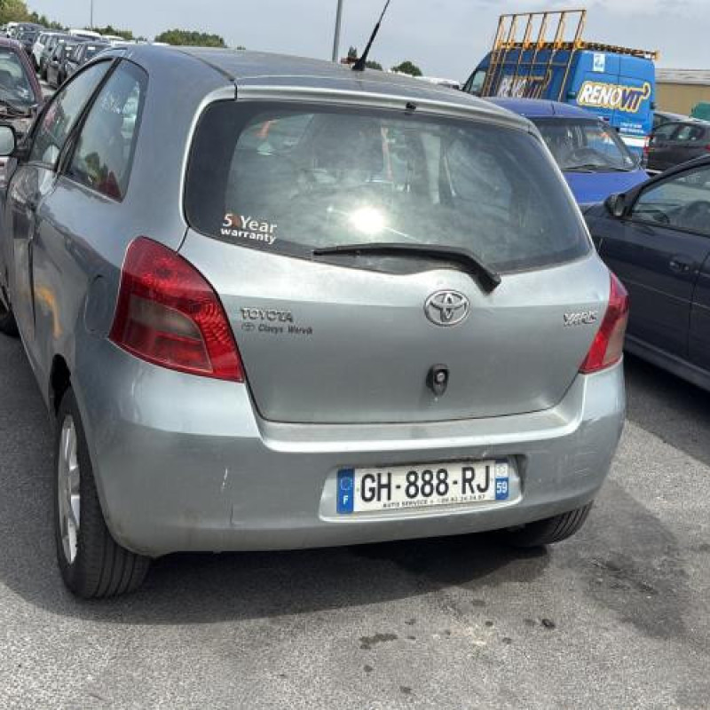 Feu arriere principal gauche (feux) TOYOTA YARIS 2 Photo n°9