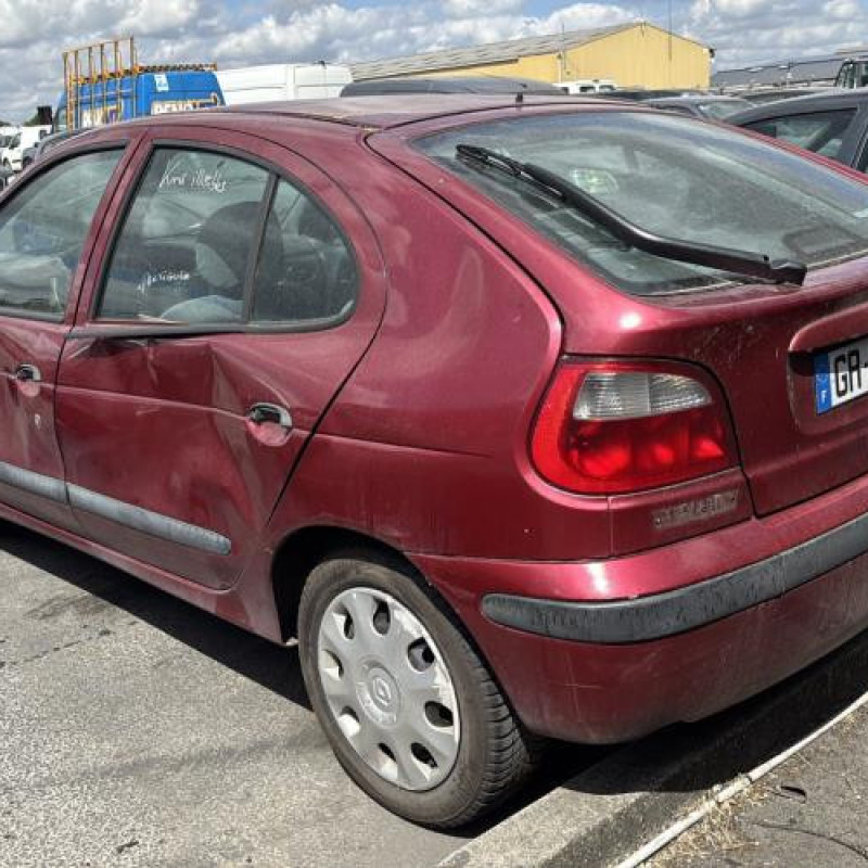 Anti brouillard droit (feux) RENAULT MEGANE 1 Photo n°7