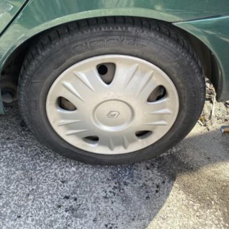 Capot RENAULT MEGANE 1 Photo n°15