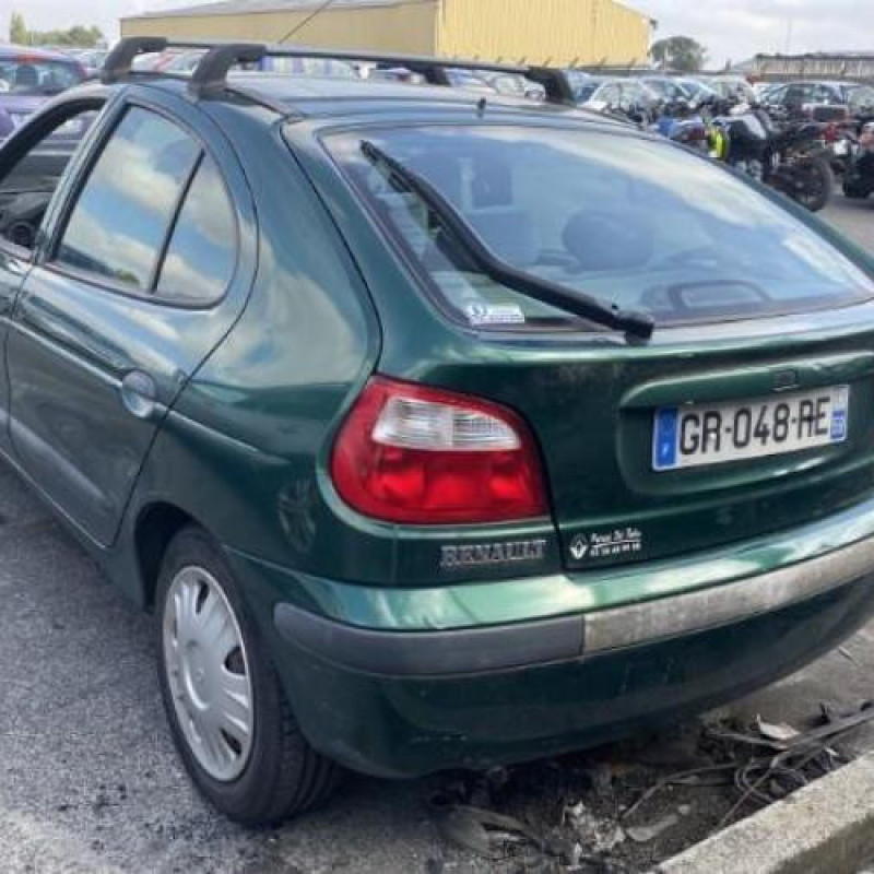 Capot RENAULT MEGANE 1 Photo n°17