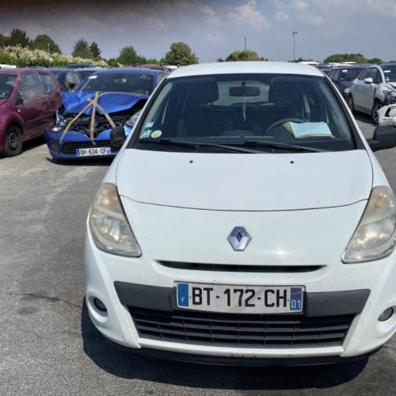 Feu arriere principal gauche (feux) RENAULT CLIO 3 Photo n°8