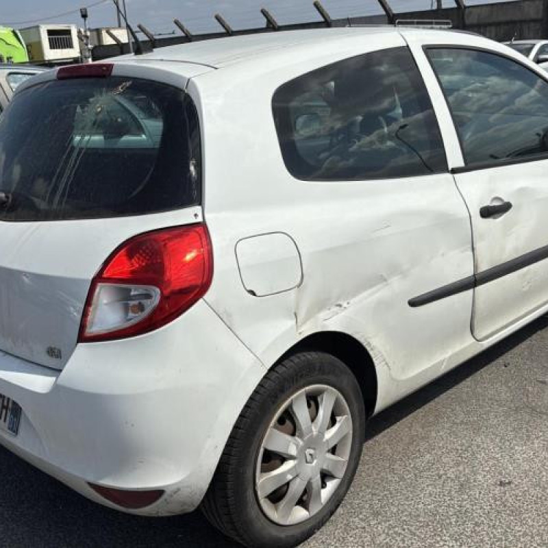 Feu arriere principal gauche (feux) RENAULT CLIO 3 Photo n°15