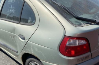 Malle/Hayon arriere RENAULT MEGANE 1