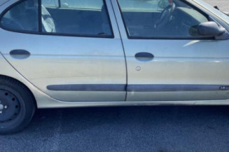 Malle/Hayon arriere RENAULT MEGANE 1