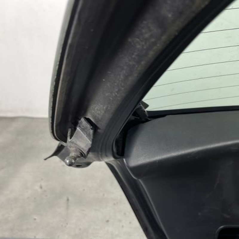Malle/Hayon arriere TOYOTA YARIS 2 Photo n°8