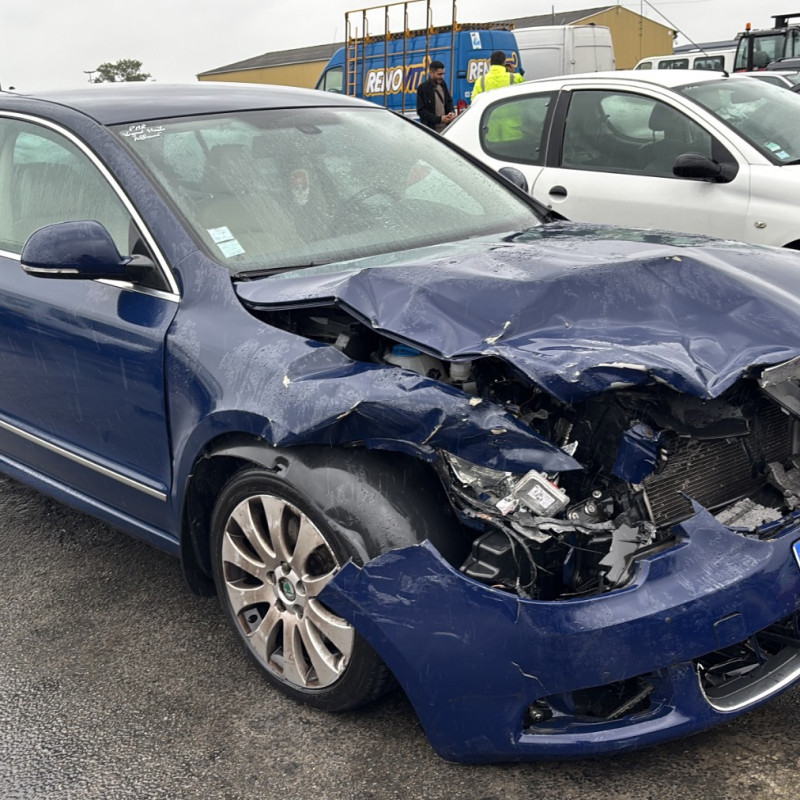 SKODA SUPERB 2 PHASE 1 2.0 TDI - 16V TURBO Photo n°3