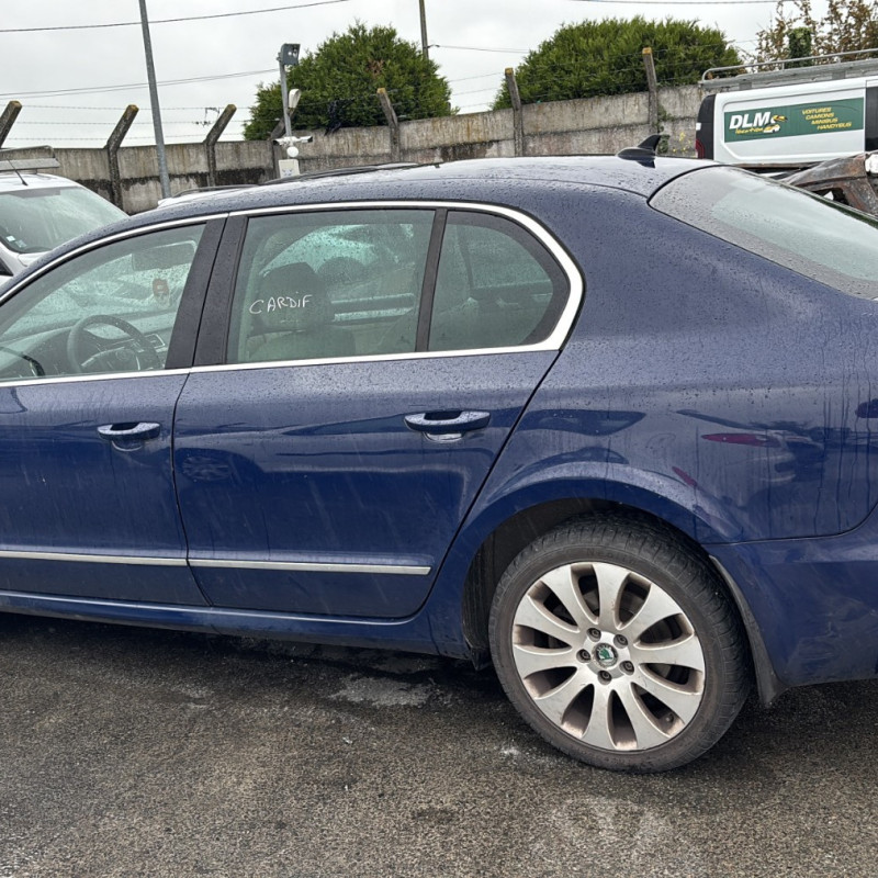 SKODA SUPERB 2 PHASE 1 2.0 TDI - 16V TURBO Photo n°8