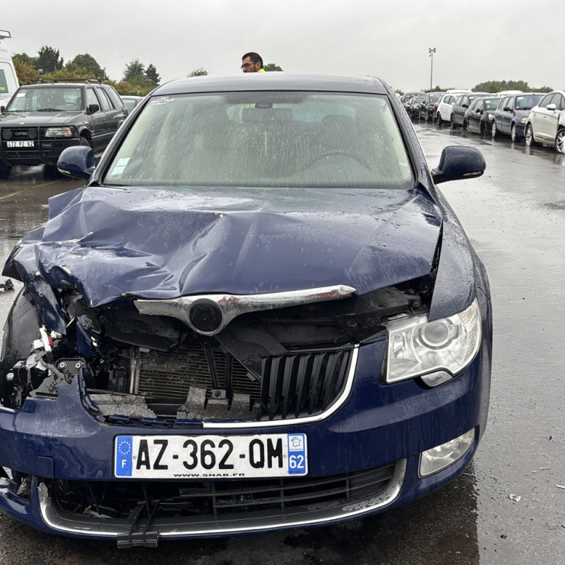 SKODA SUPERB 2 PHASE 1 2.0 TDI - 16V TURBO Photo n°9