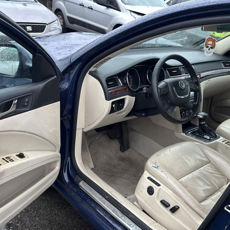 SKODA SUPERB 2 PHASE 1 2.0 TDI - 16V TURBO Photo n°10
