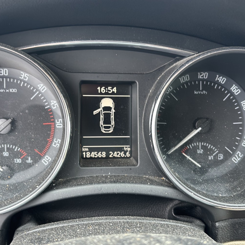SKODA SUPERB 2 PHASE 1 2.0 TDI - 16V TURBO Photo n°16