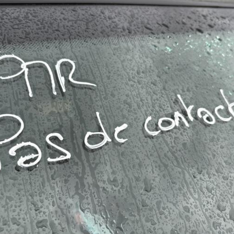 Porte avant droit PEUGEOT 406 Photo n°9