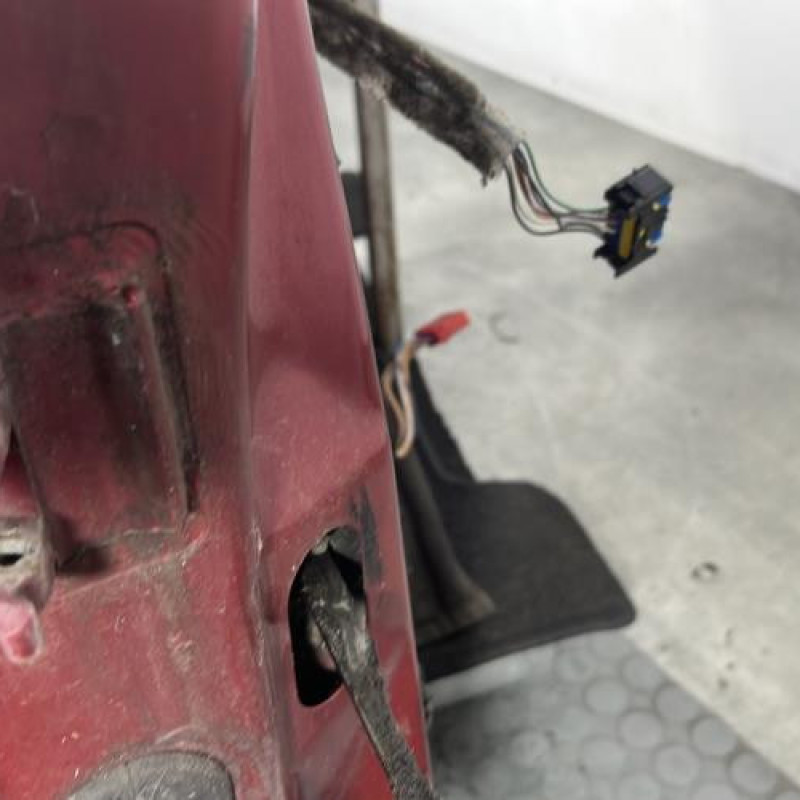 Porte avant droit RENAULT MEGANE 1 Photo n°4
