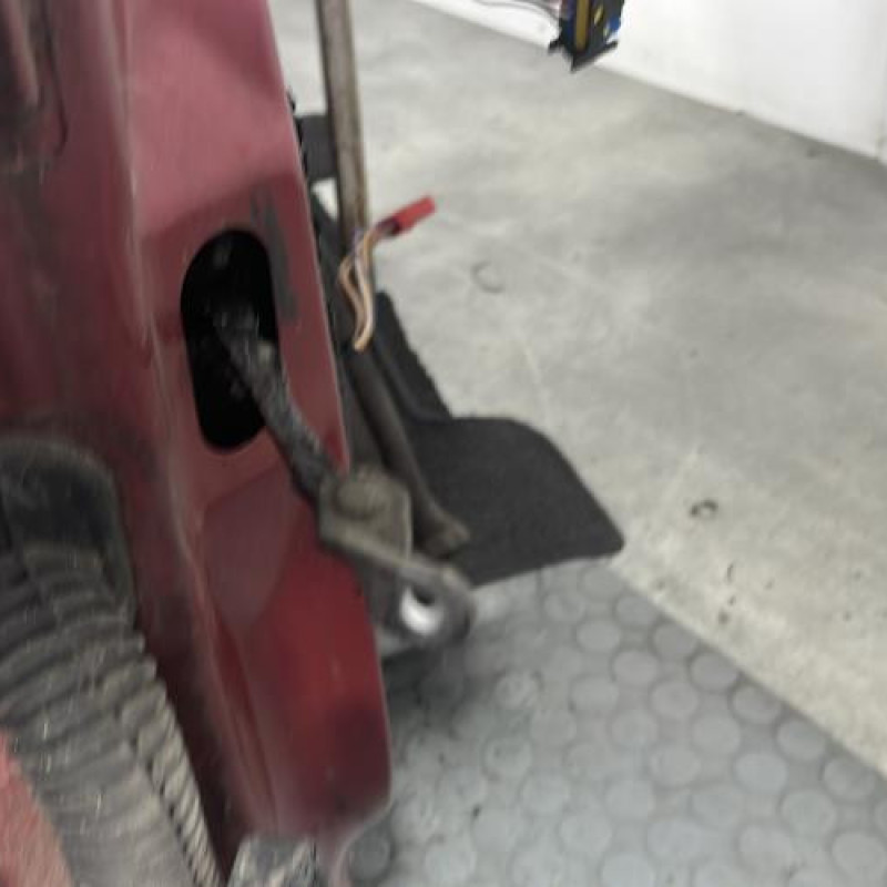 Porte avant droit RENAULT MEGANE 1 Photo n°5