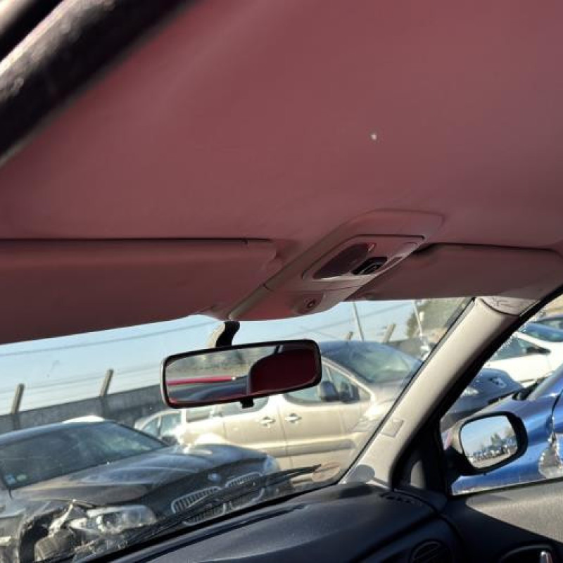 Porte avant droit RENAULT MEGANE 1 Photo n°20