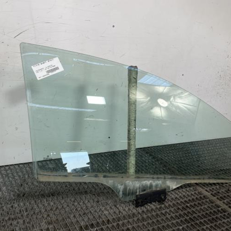 Vitre avant droit VOLKSWAGEN FOX Photo n°3