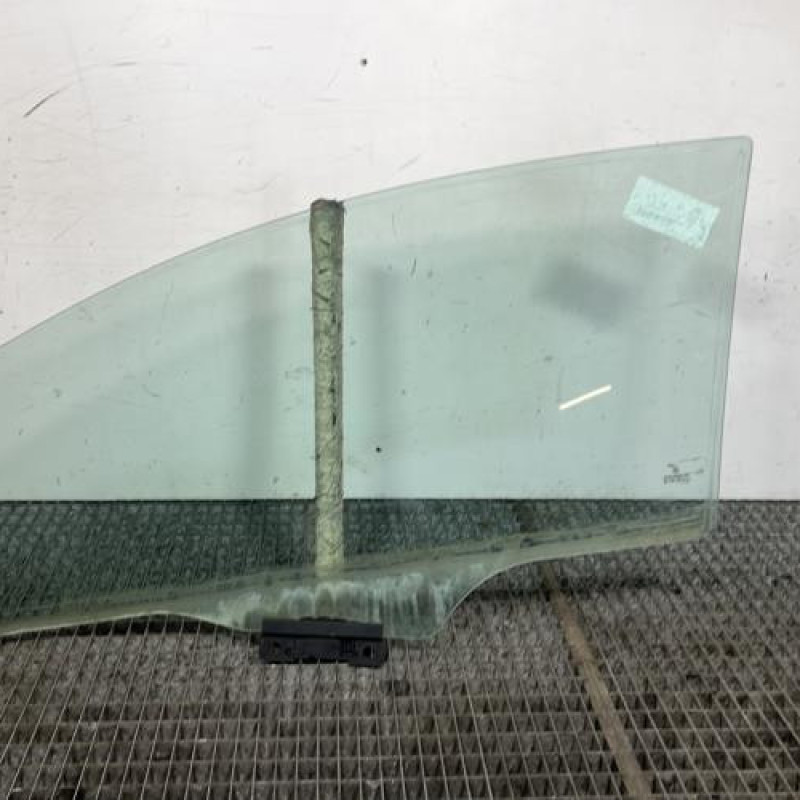 Vitre avant droit VOLKSWAGEN FOX Photo n°4