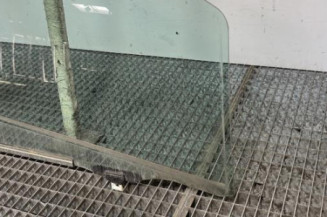 Vitre avant droit TOYOTA YARIS 2