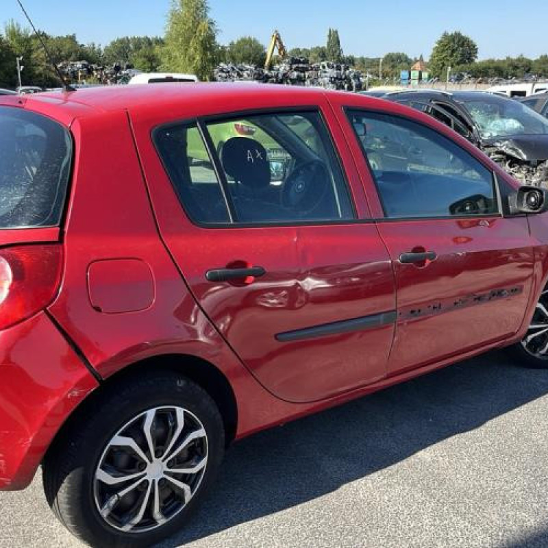 Pare choc avant RENAULT CLIO 3 Photo n°12